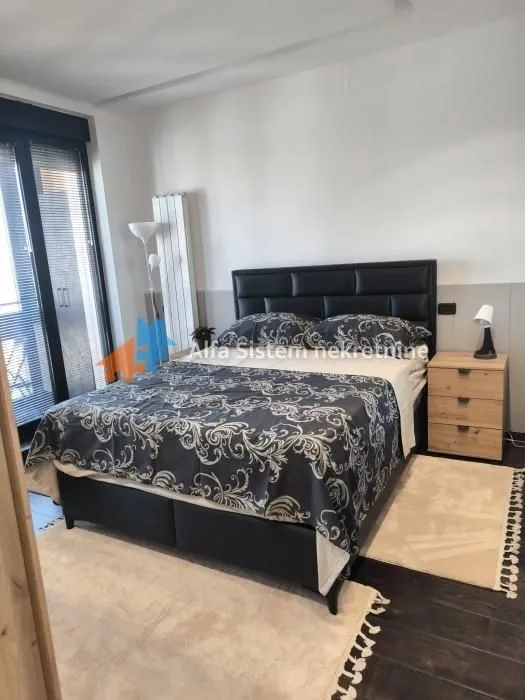 Rent, four bedroom apartment, 95m², Stari Grad, Beograd
