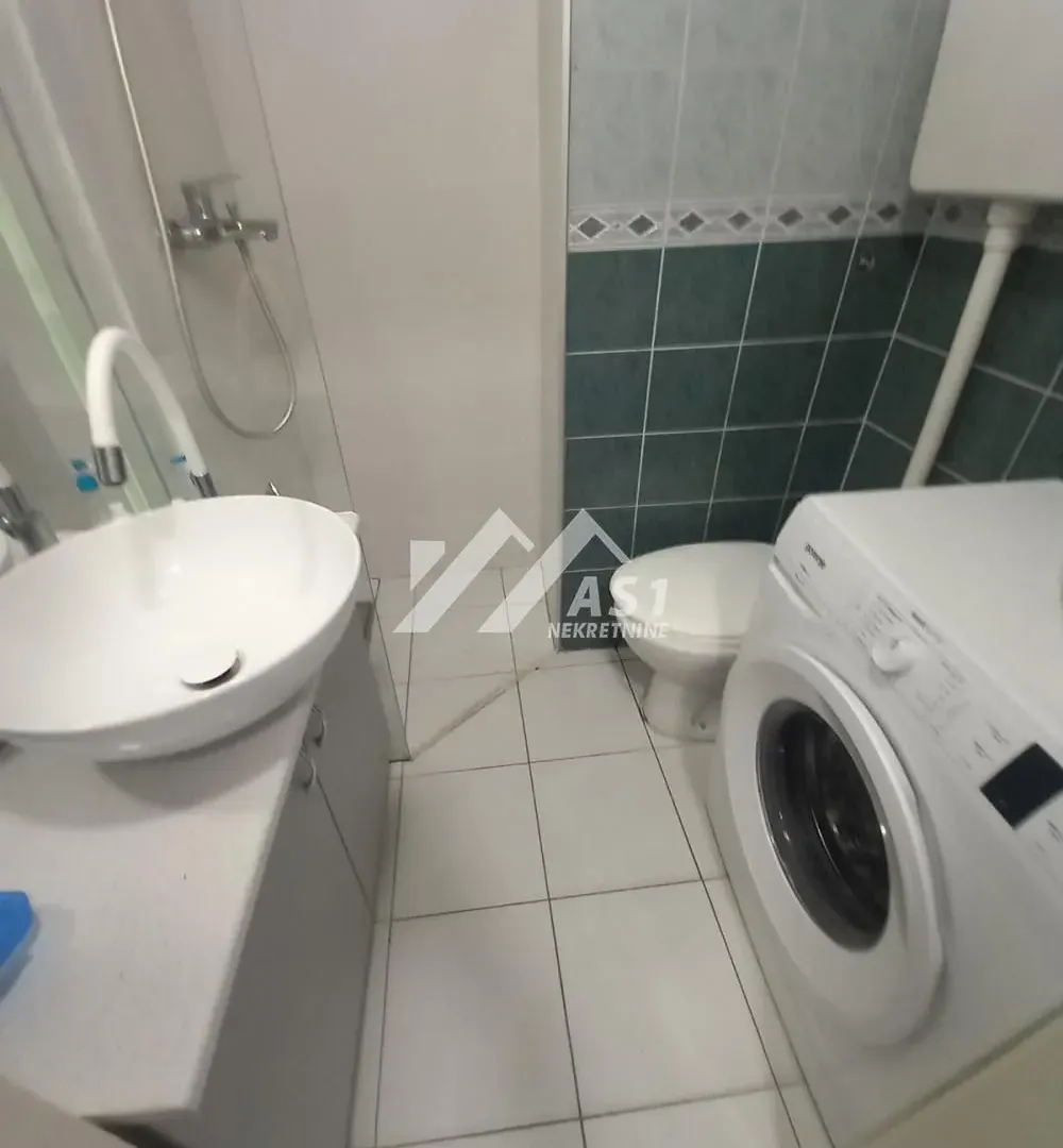 Prodaja, jednosoban stan, 31m², Bulevar Oslobodjenja, Novi Sad Sve Podlokacije