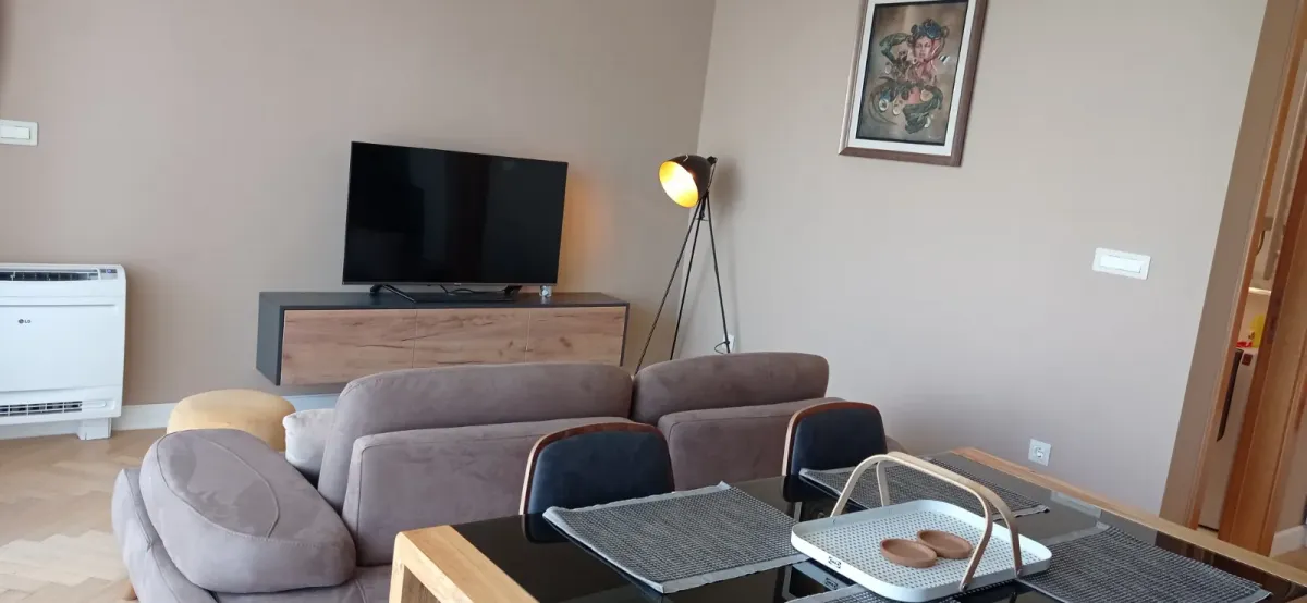 Rent, two bedroom apartment, 81m², Dobrota, Kotor