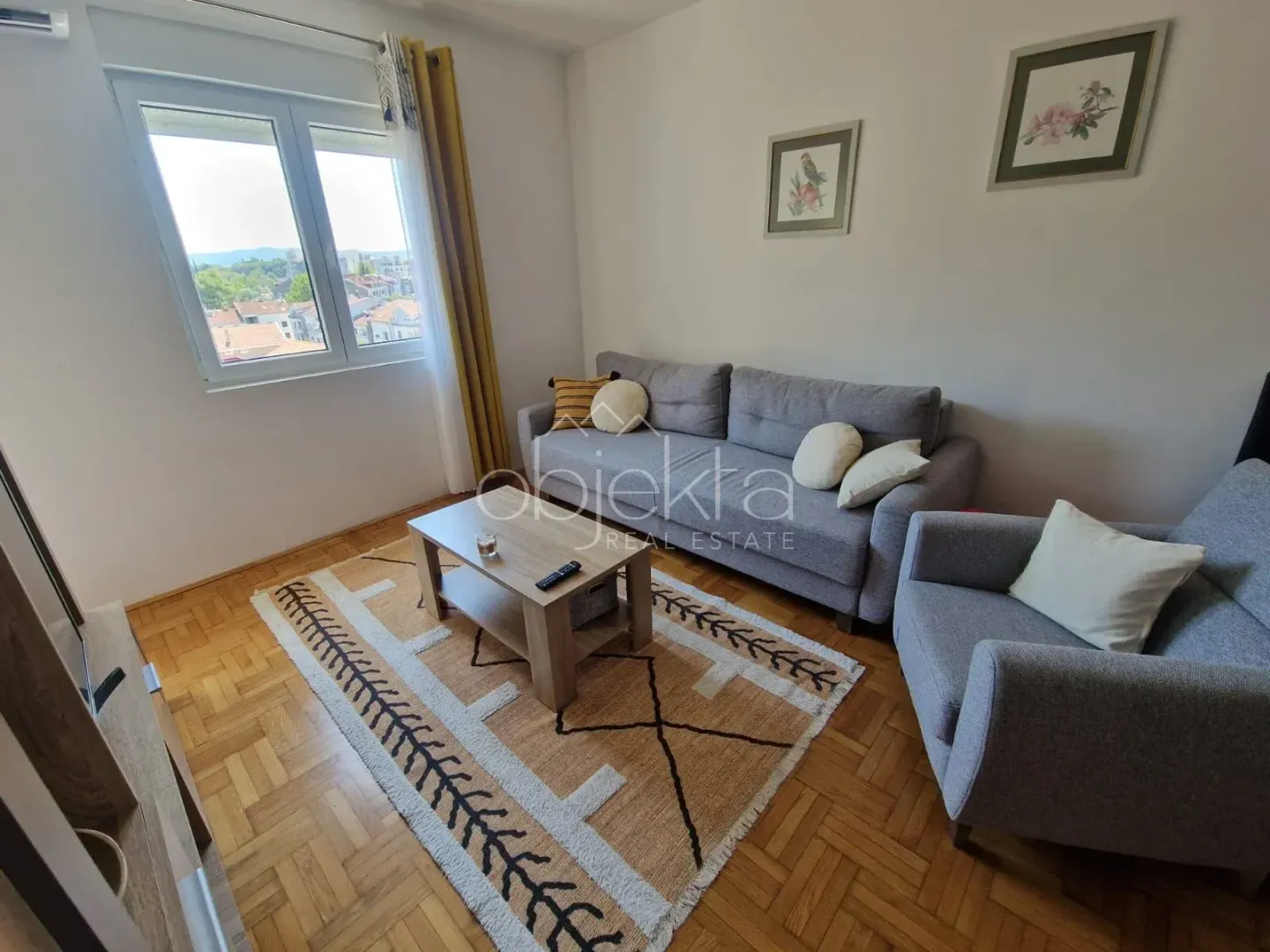 Izdavanje, dvosoban stan, 70m², Tivat, Crna Gora