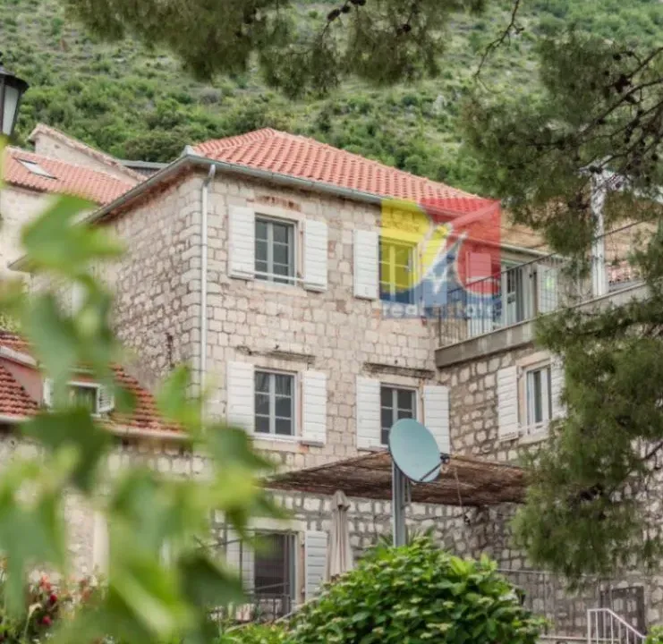 Sale, house, 250m², Perast, Kotor
