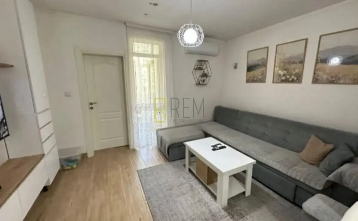 Sale, two bedroom apartment, 48m², Dobrota, Kotor