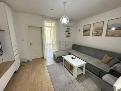Prodaja, dvosoban stan, 48m², Dobrota, Kotor - image 1