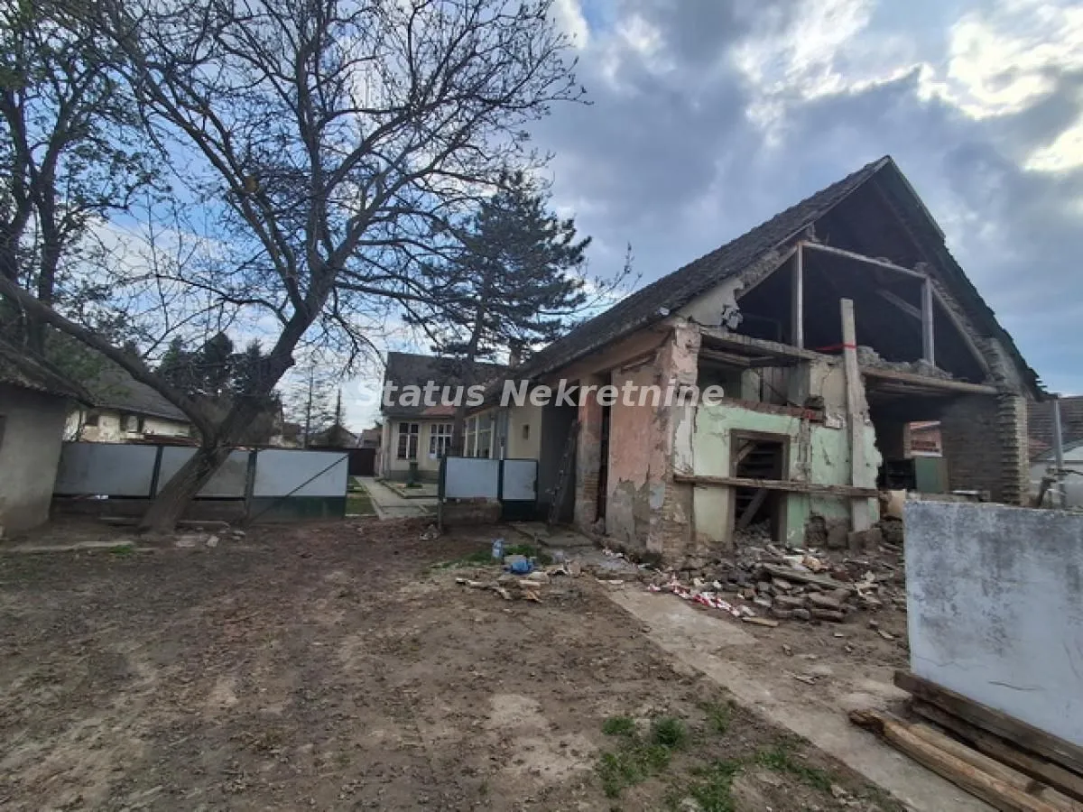 Prodaja, kuća, 279m², Futog, Novi Sad Sve Podlokacije