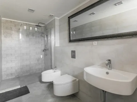 Prodaja, kuća, 240m², Krašići, Tivat - image 14