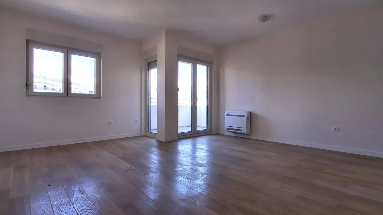 Izdavanje, stan, 72m², Central Point, Podgorica