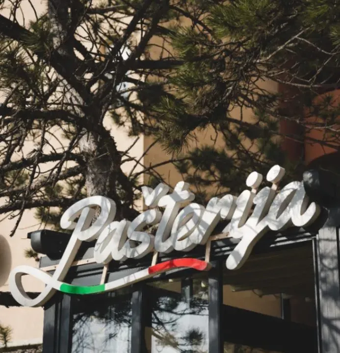 Prodaja, ugostiteljski objekat, 160m², Blok 5, Podgorica