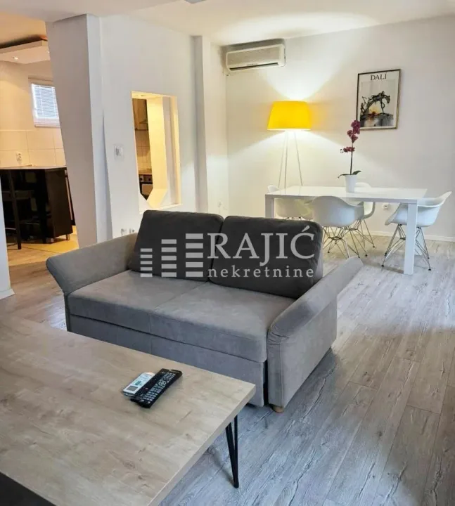Rent, two bedroom apartment, 64m², Stari Grad, Beograd