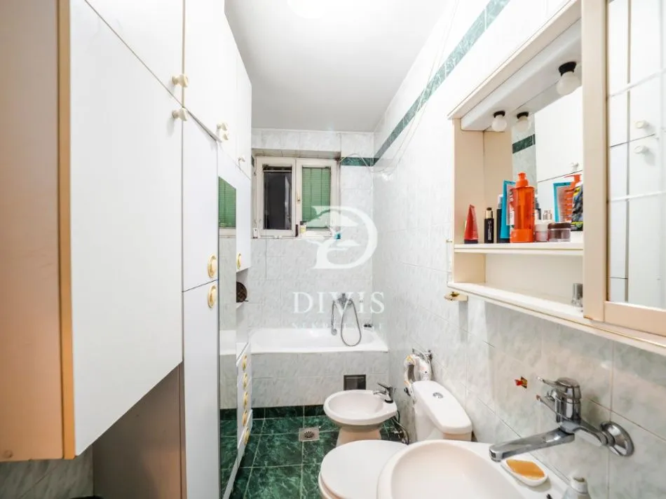 Sale, four bedroom apartment, 89m², Neimar, Vračar Sve Podlokacije