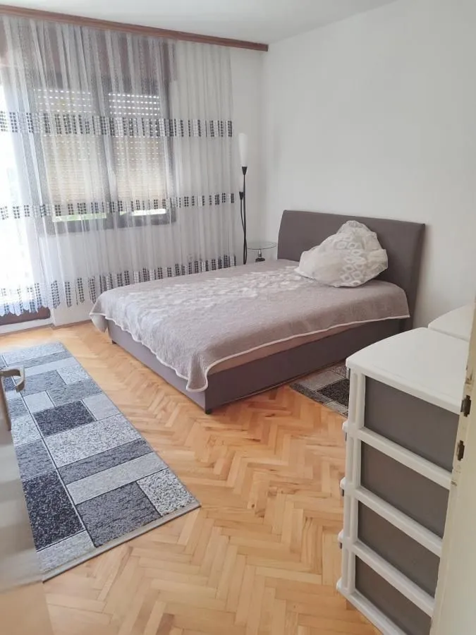 Rent, apartment, 100m², Dalmatinska ulica, Podgorica