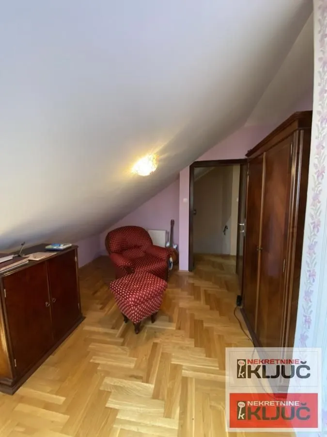 Prodaja, trosoban stan, 100m², Sajmište, Novi Sad