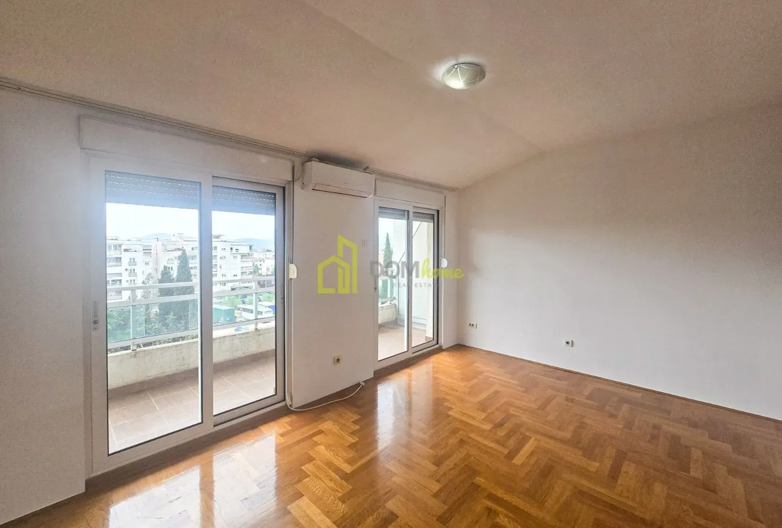 Prodaja, dvosoban stan, 70m², Blok 9, Podgorica