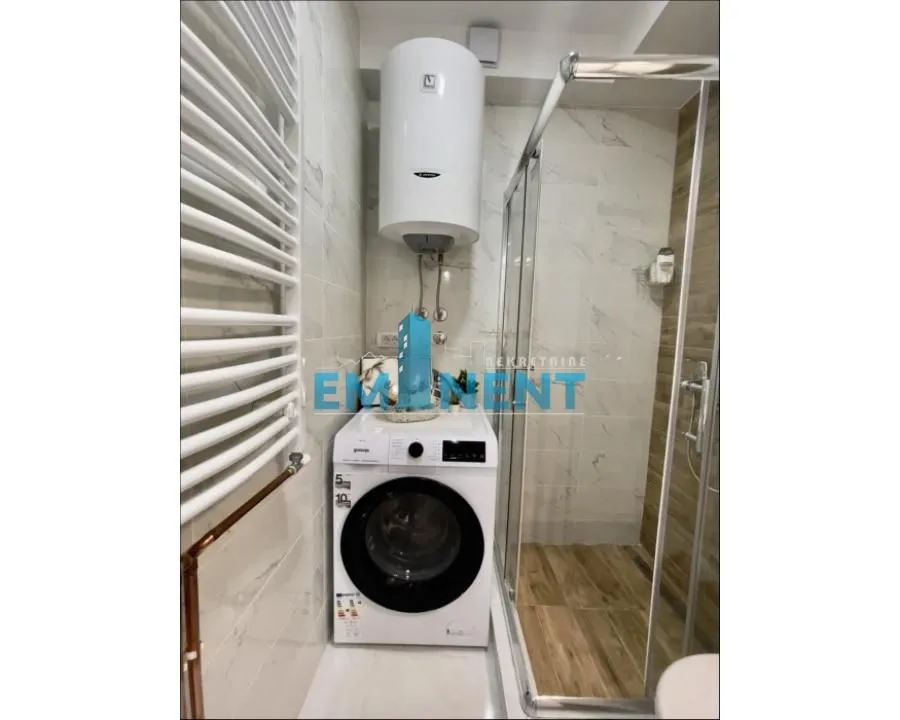 Izdavanje, dvosoban stan, 42m², Vračar Sve Podlokacije, Beograd