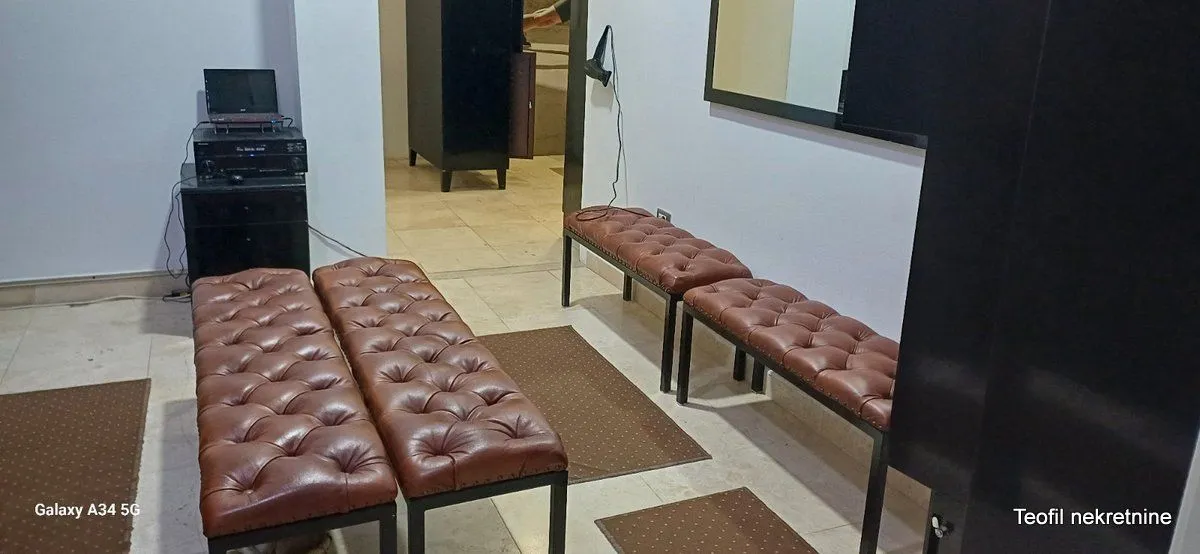 Prodaja, poslovni prostor, 1000m², Vračar, Šid