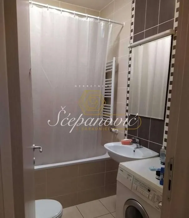 Prodaja, stan, 27m², Adamovićevo Naselje, Novi Sad Sve Podlokacije