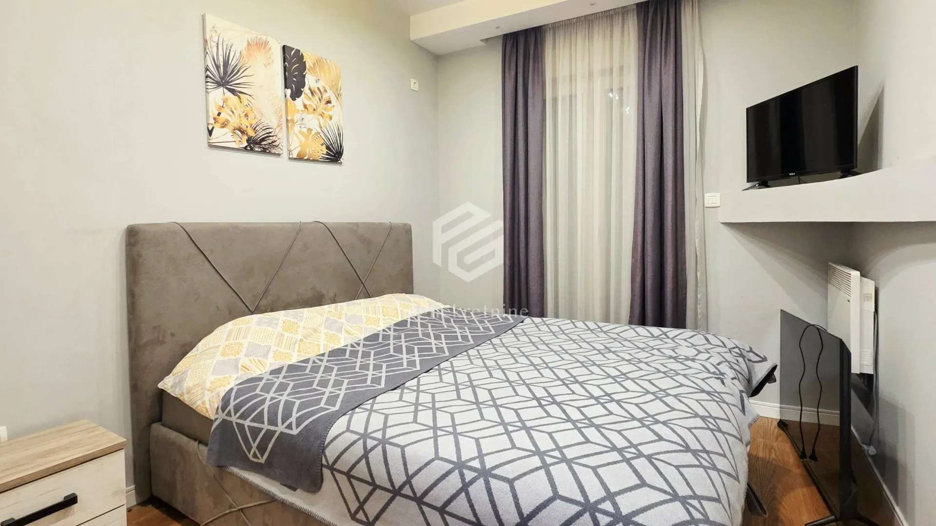Izdavanje, jednosoban stan, 50m², Central Point, Podgorica