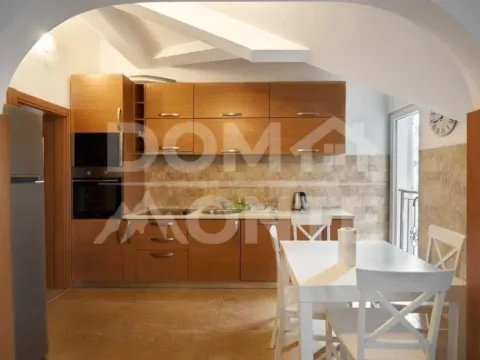 Izdavanje, dvosoban stan, 80m², Centar, Tivat - image 5