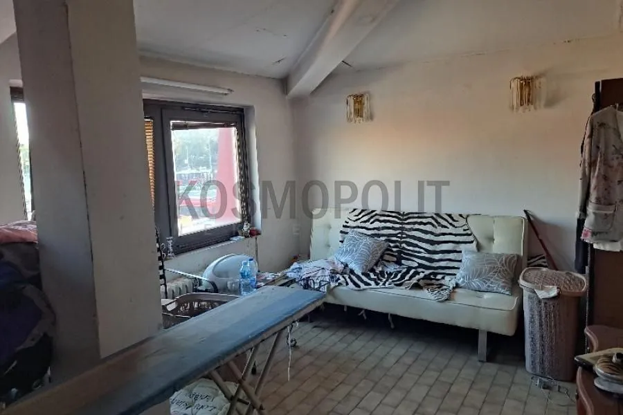 Rent, office space, 64m², Voždovac Sve Podlokacije, Beograd