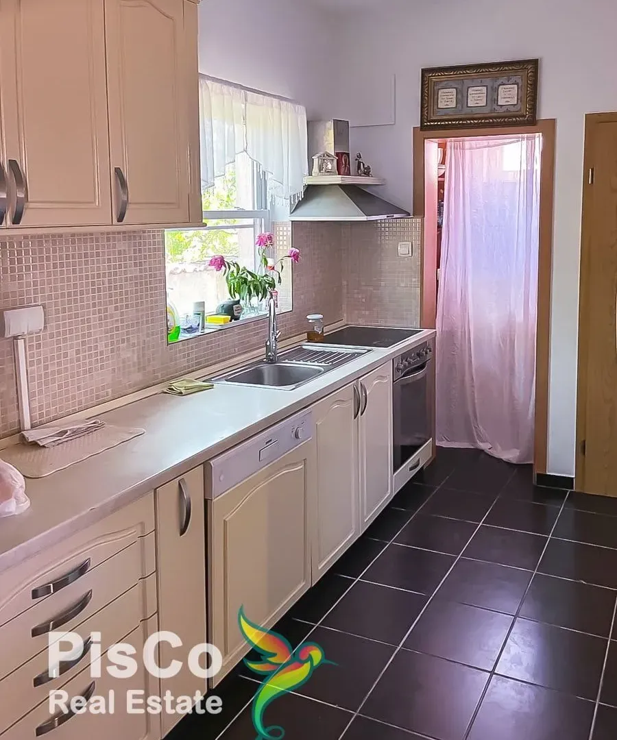 Prodaja, kuća, 210m², Donja Gorica, Podgorica