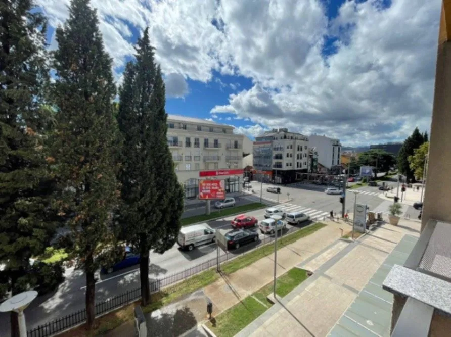 Prodaja, dvosoban stan, 79m², Centar, Podgorica