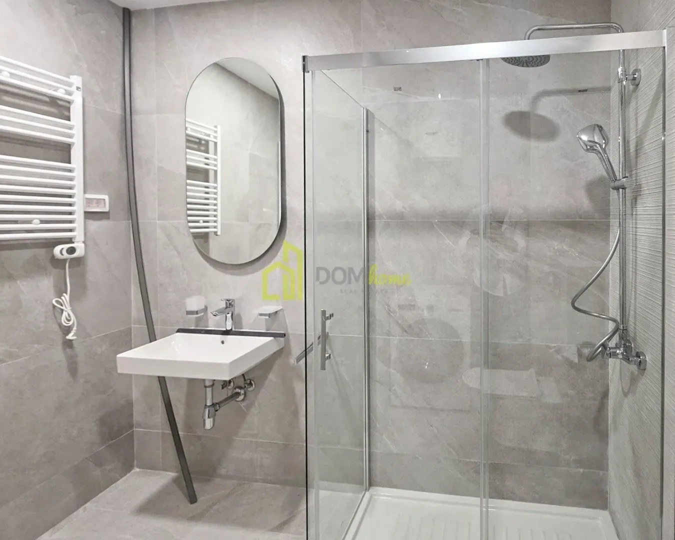 Izdavanje, dvosoban stan, 72m², Central Point, Podgorica
