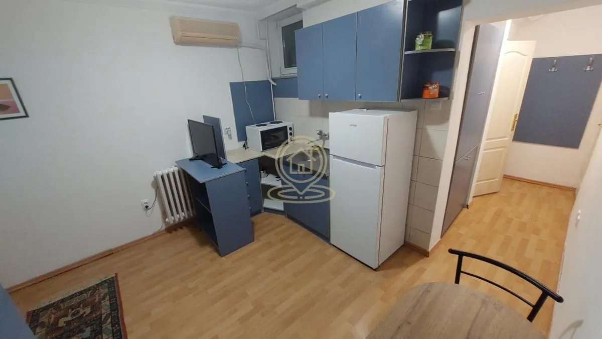 Izdavanje, jednosoban stan, 20m², Centar, Novi Sad