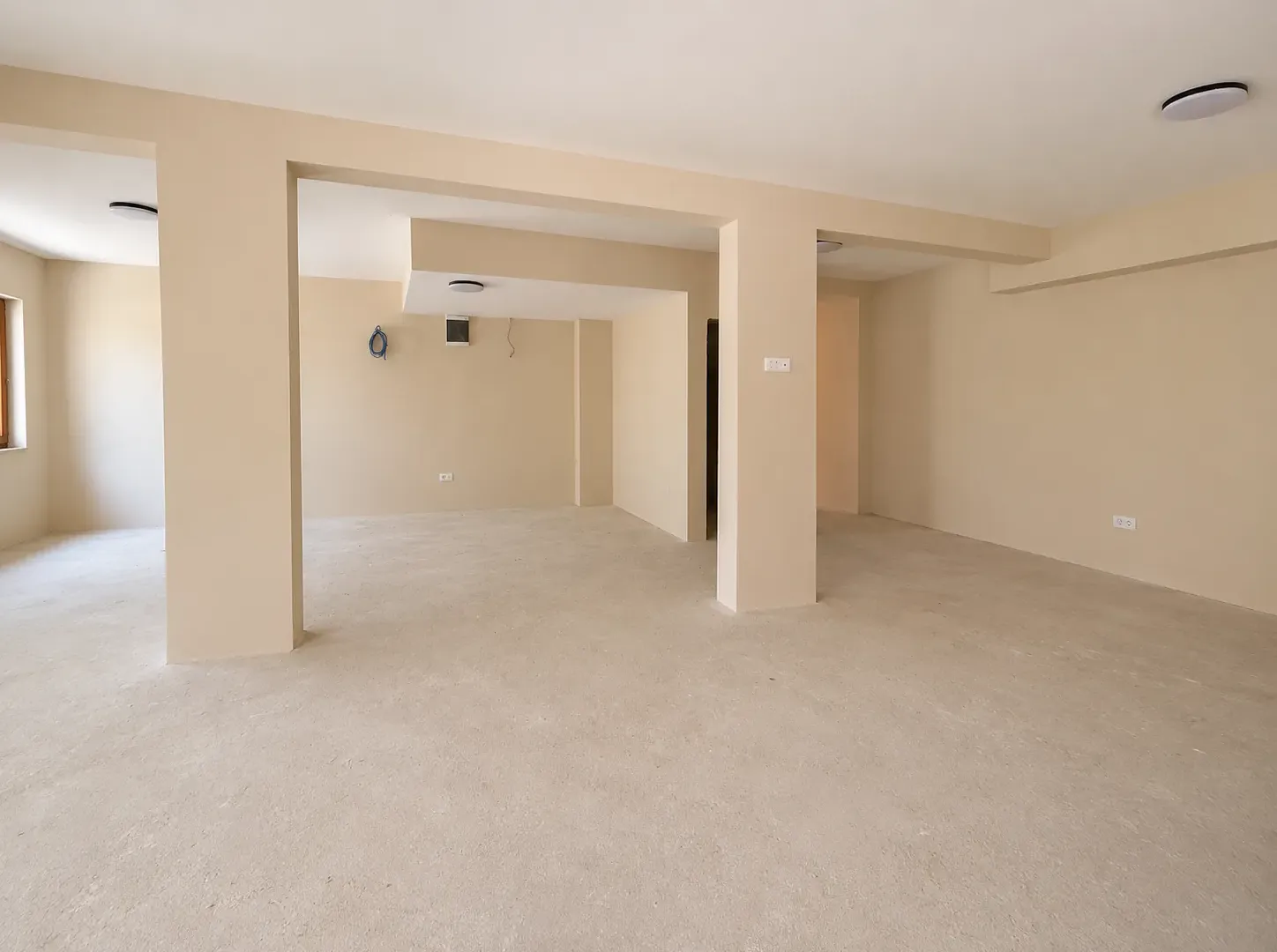 Rent, office space, 90m², Stara varoš, Nikšić