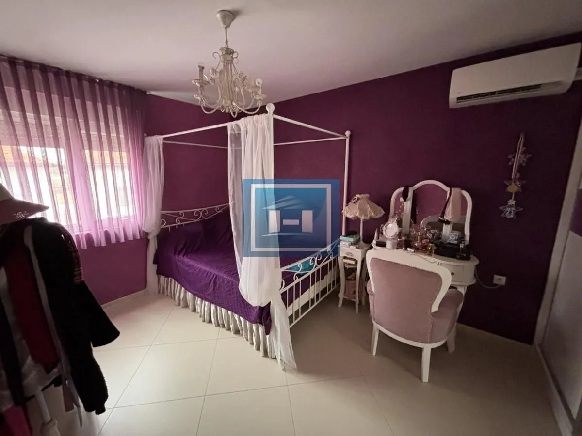 Prodaja, stan, 180m², Centar, Paraćin