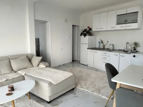 Izdavanje, jednosoban stan, 43m², Tivat, Crna Gora - image 7