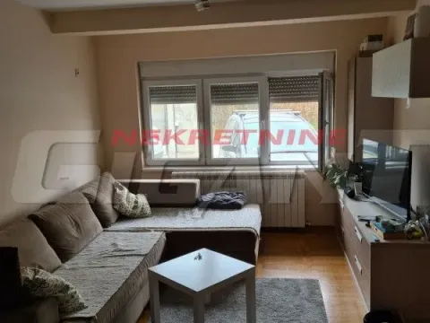 Sale, house, 520m², Veliki Mokri Lug, Zvezdara Sve Podlokacije