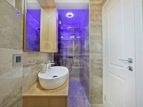 Rent, two bedroom apartment, 60m², Tivat, Crna Gora - image 5