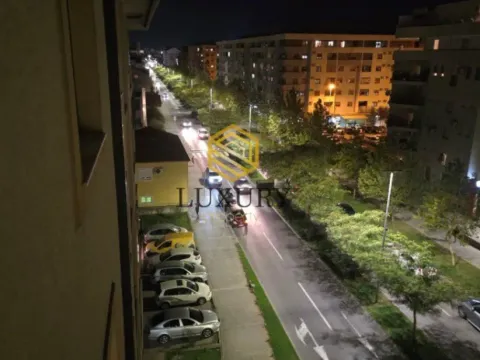 Prodaja, dvosoban stan, 72m², Stari Aerodrom, Podgorica - image 2