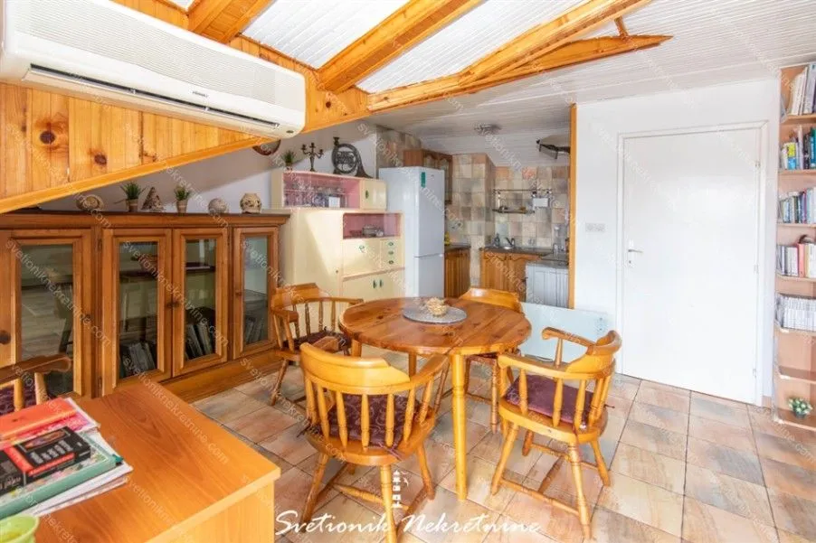 Prodaja, petosoban stan, 240m², Savina, Herceg Novi