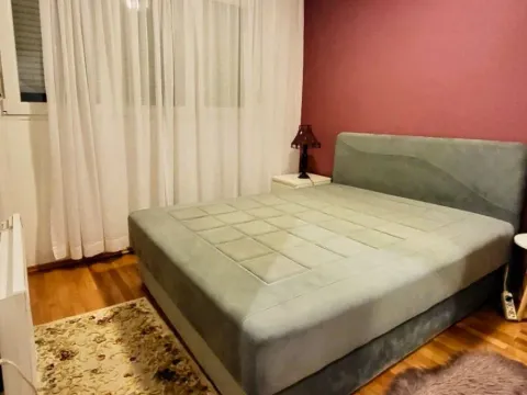 Izdavanje, trosoban stan, 100m², Blok 5, Podgorica - image 7