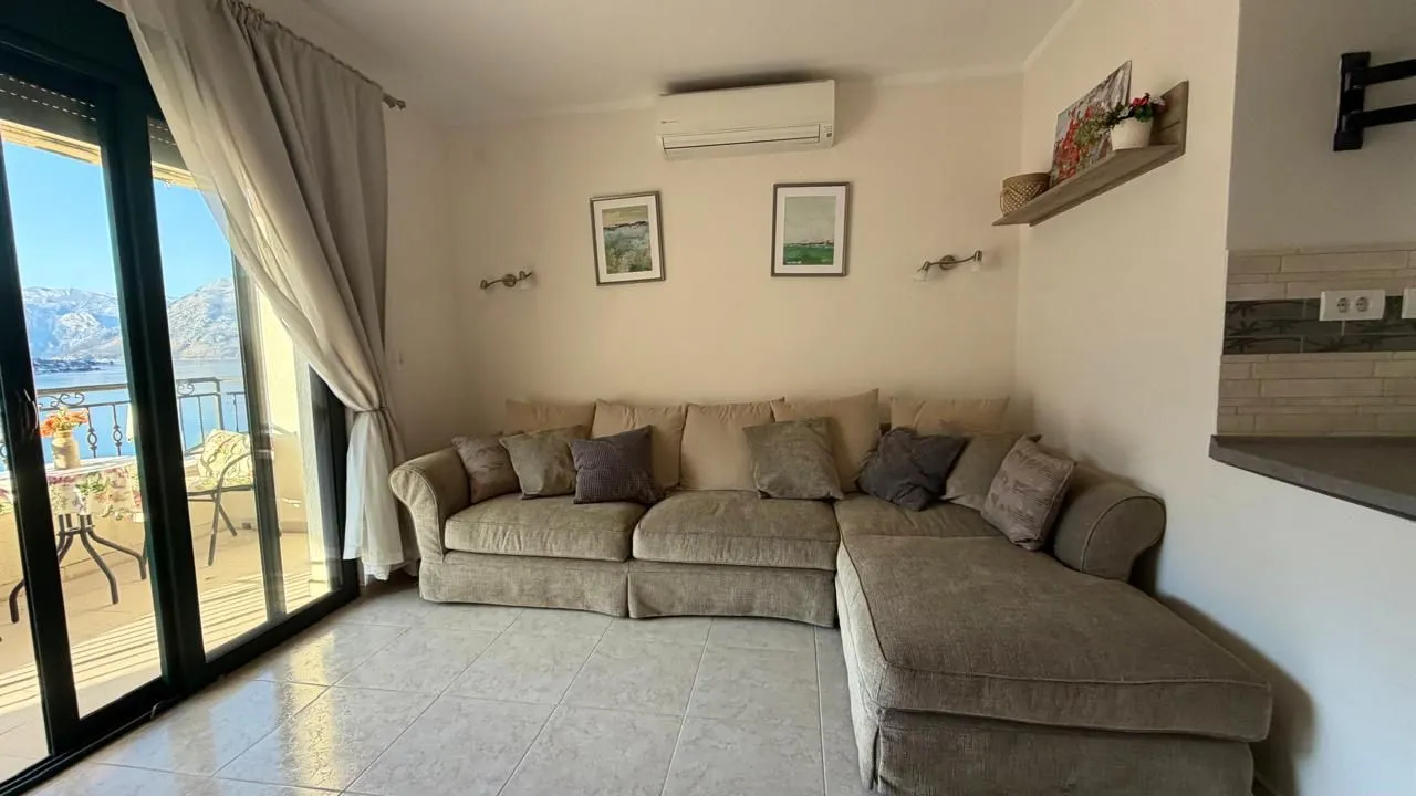Prodaja, dvosoban stan, 90m², Dobrota, Kotor