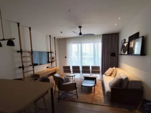 Izdavanje, dvosoban stan, 95m², Boka Place, Tivat