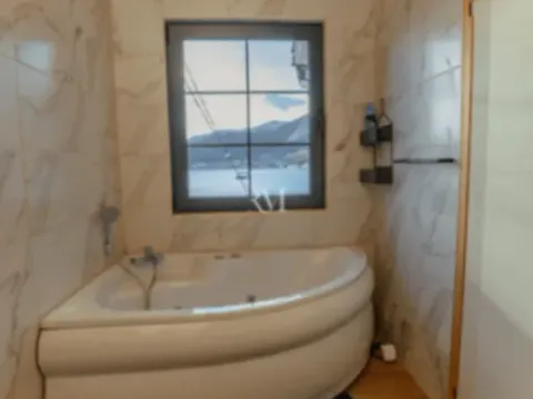 Sale, house, 70m², Lepetani, Tivat - image 10