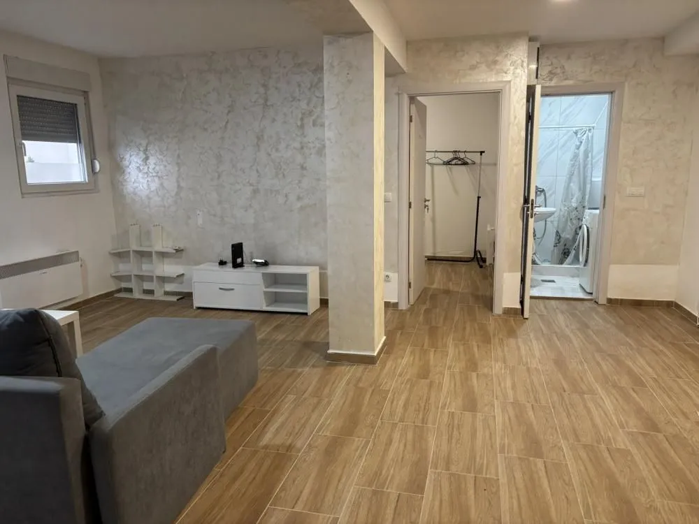 Rent, one bedroom apartment, 50m², Zvezdara Sve Podlokacije, Beograd