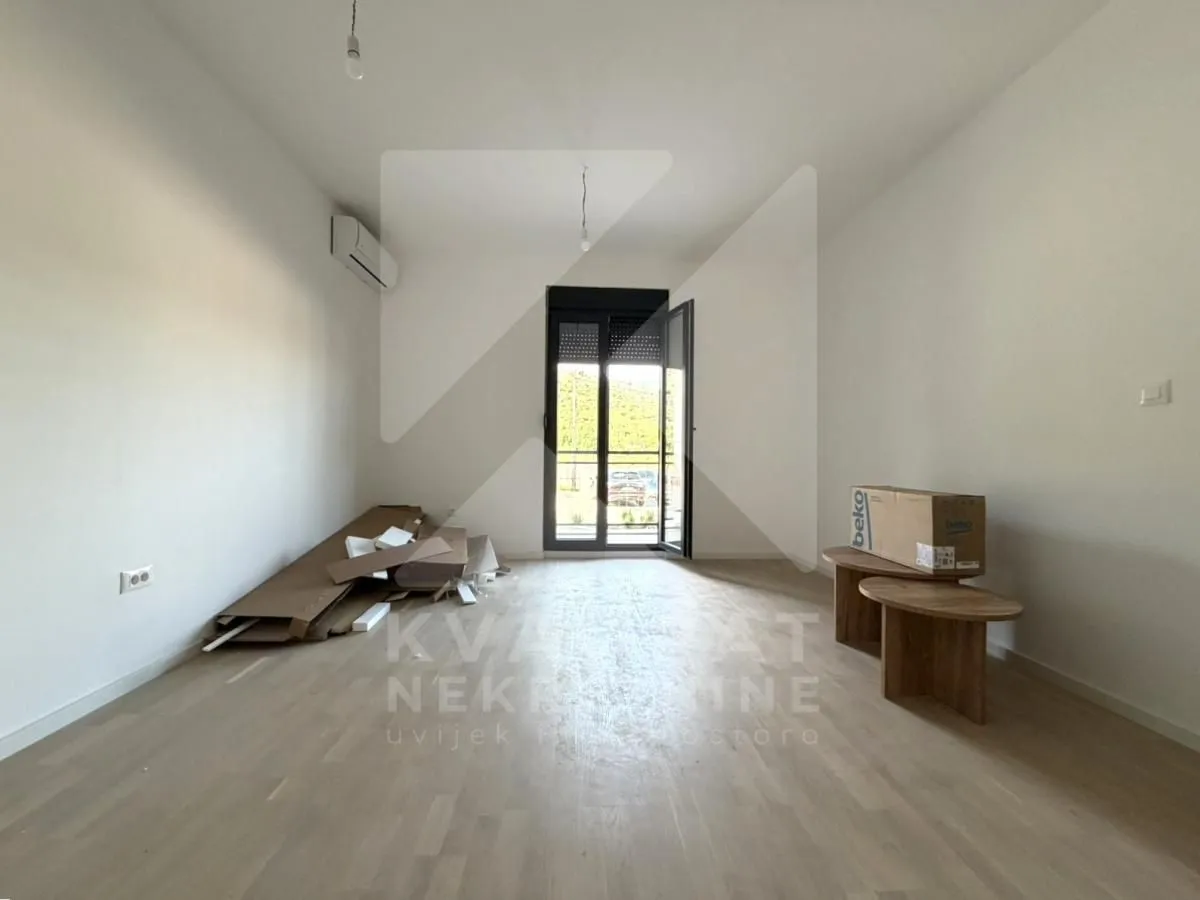 Izdavanje, jednosoban stan, 48m², Tološi, Podgorica