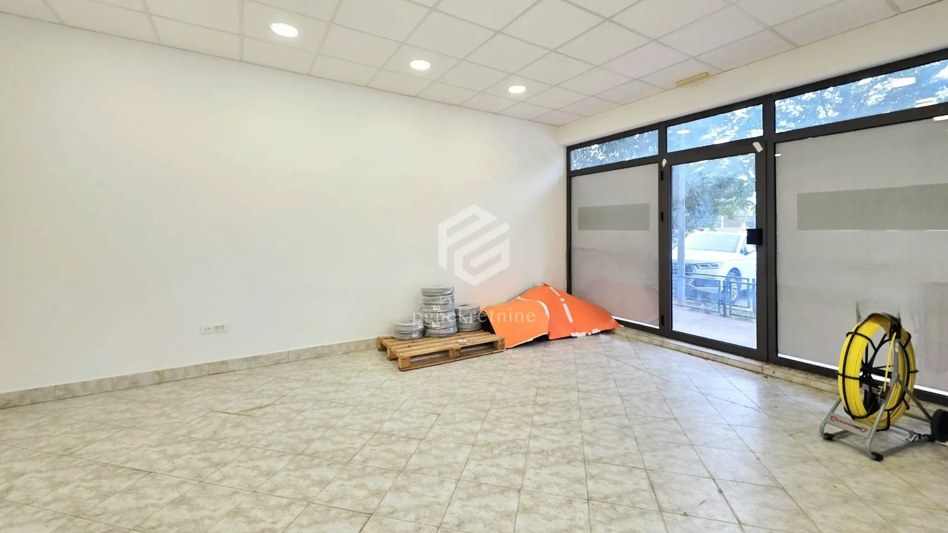 Rent, office space, 75m², Stari Aerodrom, Podgorica