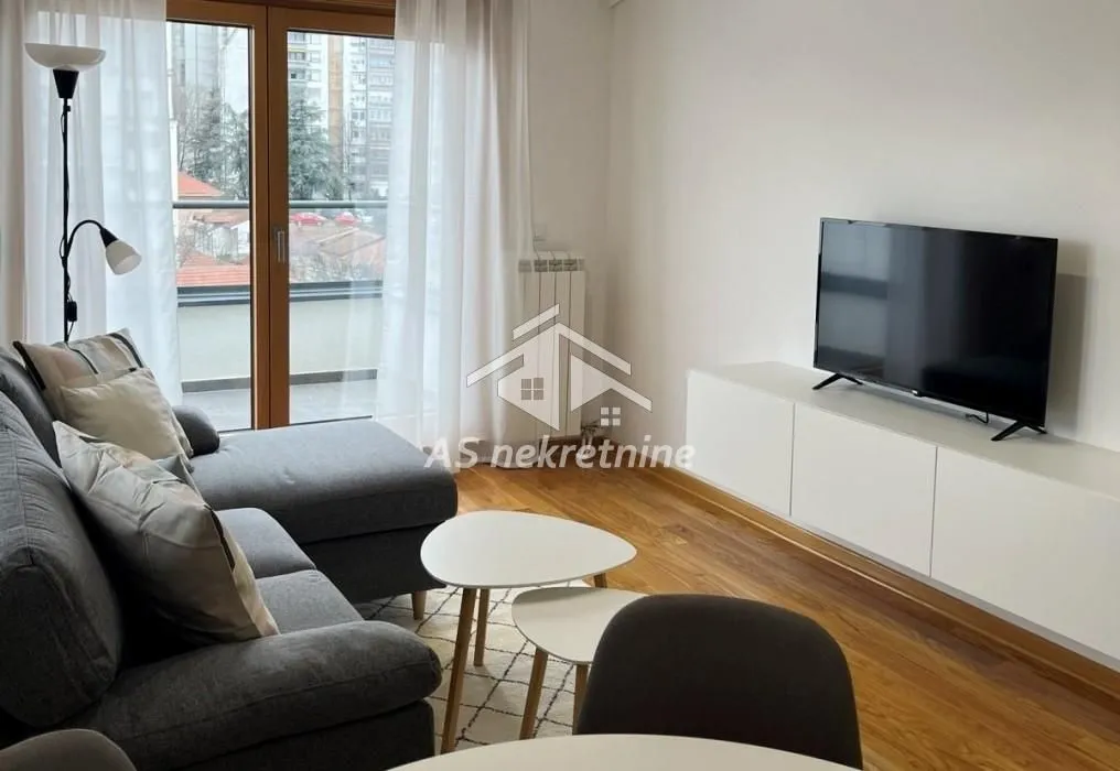 Rent, two bedroom apartment, 43m², Južni Bulevar, Vračar Sve Podlokacije