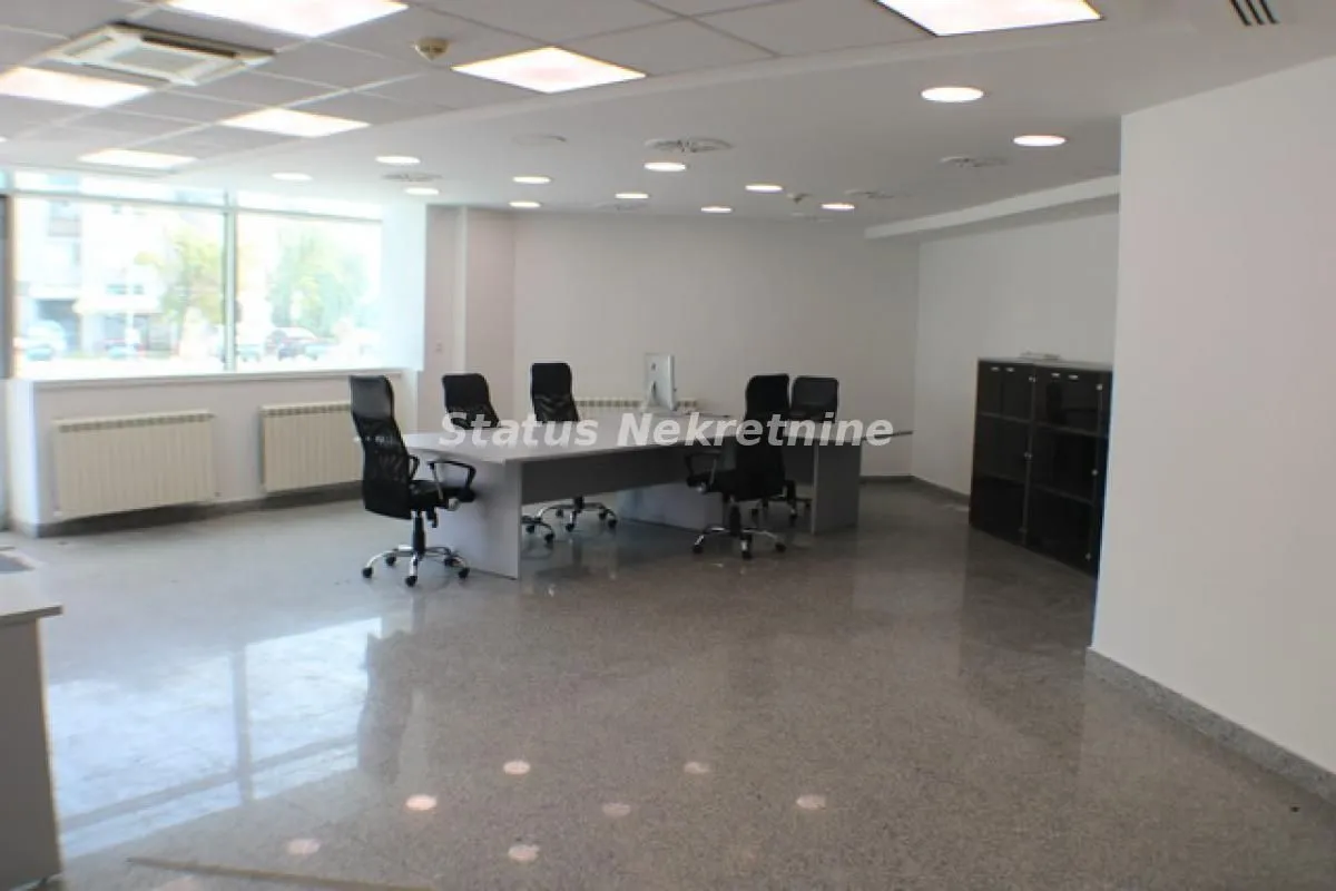 Sale, office space, 90m², Sajmište, Novi Sad