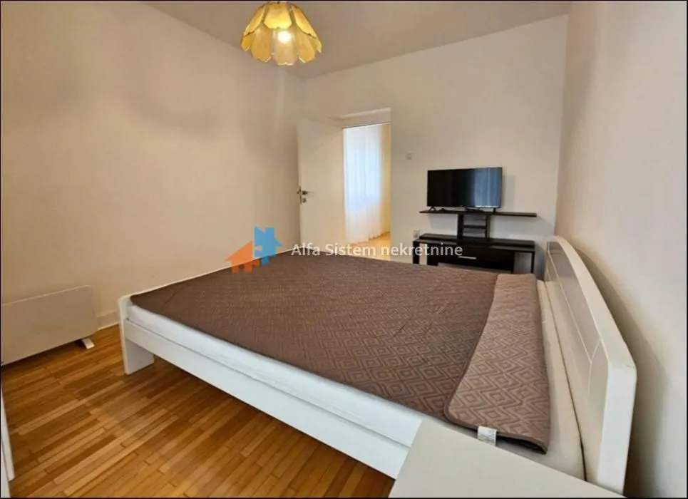 Rent, three bedroom apartment, 61m², Južni Bulevar, Vračar Sve Podlokacije
