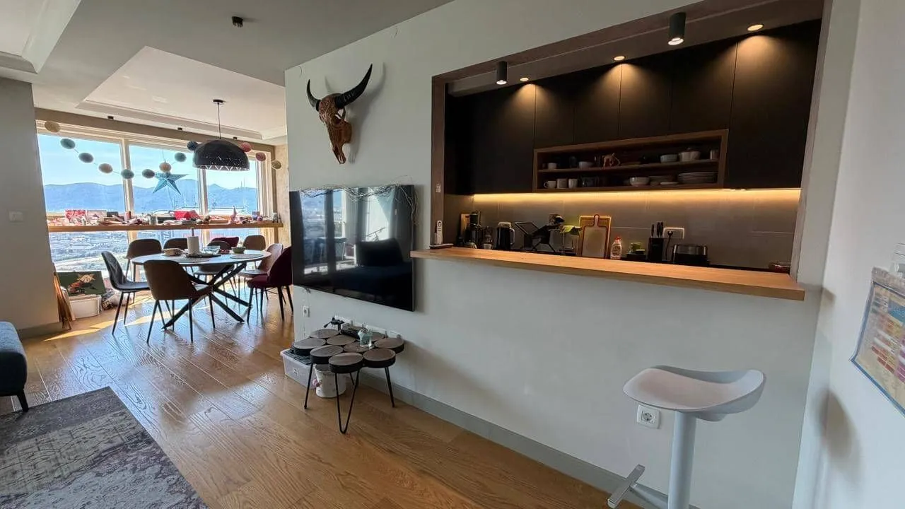 Prodaja, trosoban stan, 112m², Centar, Bar