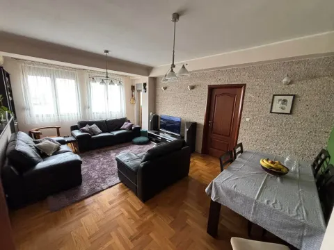 Prodaja, trosoban stan, 86m², Stari Aerodrom, Podgorica - image 2