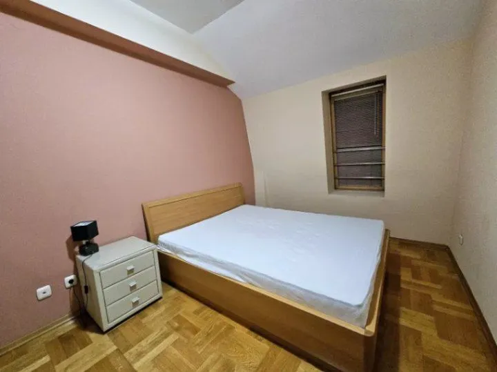 Izdavanje, jednosoban stan, 55m², 1 maj, Podgorica