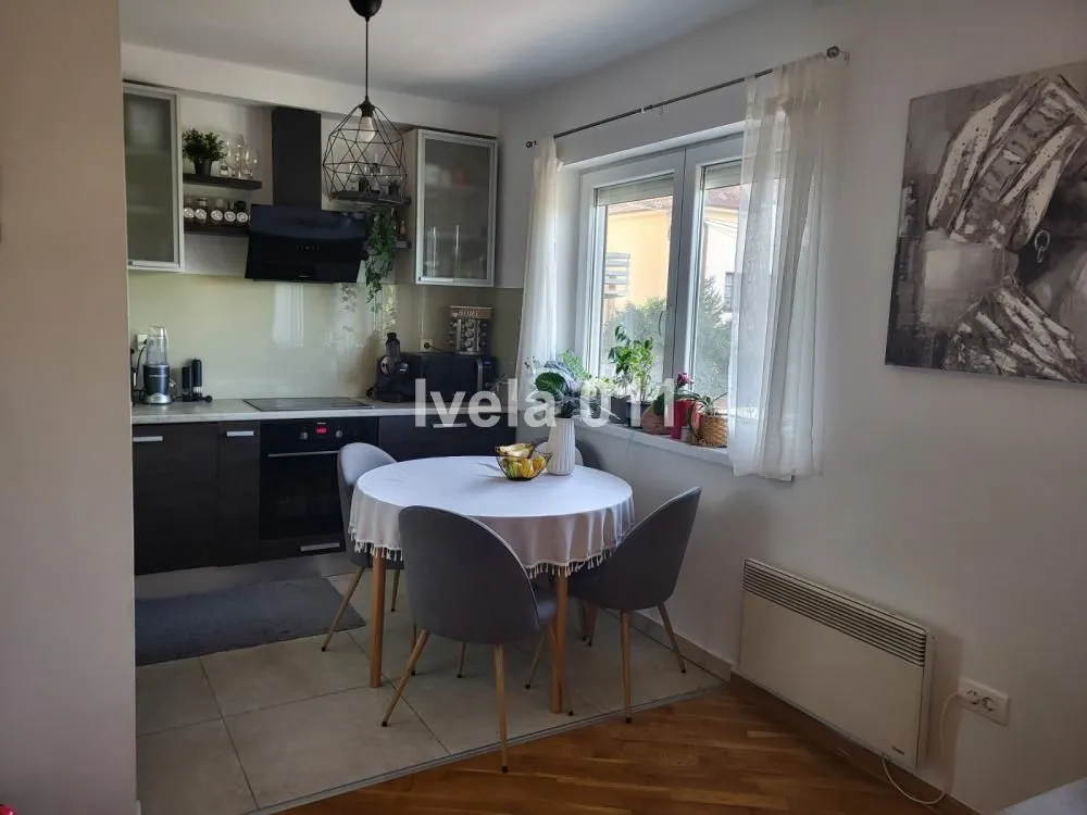 Sale, three bedroom apartment, 83m², Uciteljsko Naselje, Zvezdara Sve Podlokacije