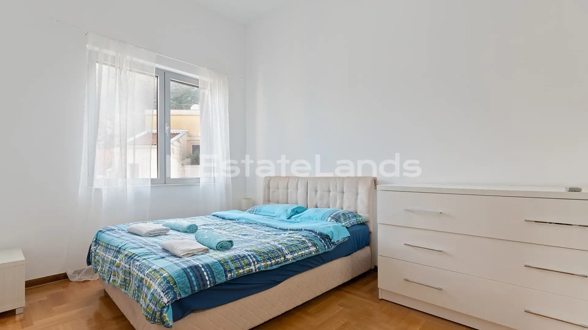 Sale, two bedroom apartment, 84m², Morinj, Kotor