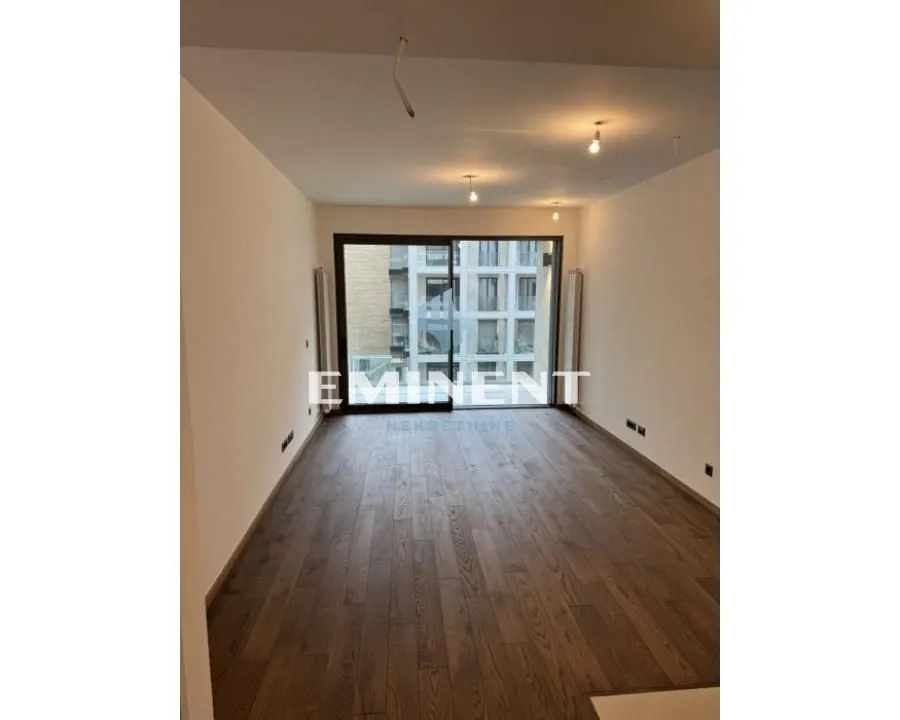 Izdavanje, trosoban stan, 77m², Gundulićev Venac, Beograd
