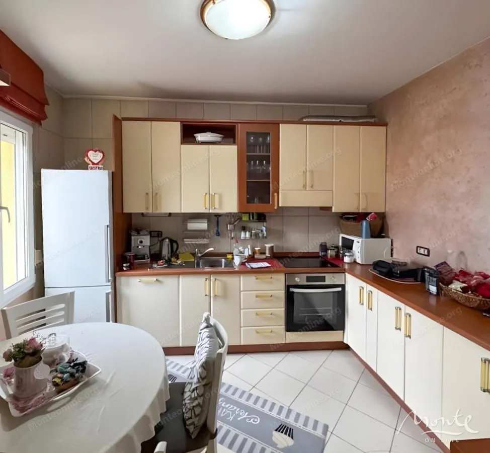 Prodaja, trosoban stan, 109m², Momišići, Podgorica